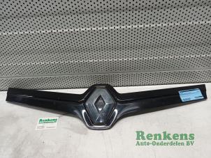 Gebruikte Grille Renault Twingo II (CN) 1.2 16V Prijs € 35,00 Margeregeling aangeboden door Renkens Auto-Onderdelen B.V.