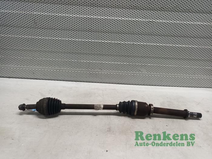 Gebruikte Aandrijfas rechts-voor Renault Clio III (BR/CR) 1.2 16V TCe 100 Prijs € 35,00 Margeregeling aangeboden door Renkens Auto-Onderdelen B.V.