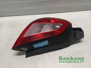 Gebruikte Achterlicht links Renault Megane II (BM/CM) 2.0 16V Prijs € 30,00 Margeregeling aangeboden door Renkens Auto-Onderdelen B.V.