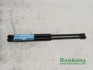 Gebruikte Set Gasdempers Achterklep Ford Ka II 1.2 Prijs € 20,00 Margeregeling aangeboden door Renkens Auto-Onderdelen B.V.
