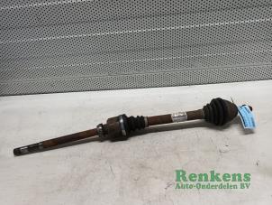 Gebruikte Aandrijfas rechts-voor Peugeot Partner Tepee (7A/B/C/D/E/F/G/J/P/S) 1.6 HDI 75 Prijs € 35,00 Margeregeling aangeboden door Renkens Auto-Onderdelen B.V.