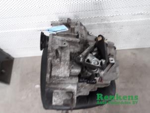 Gebruikte Versnellingsbak Audi A3 Sportback (8PA) 2.0 TDI DPF Prijs € 250,00 Margeregeling aangeboden door Renkens Auto-Onderdelen B.V.