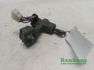 Gebruikte Sleutel + Contactslot Nissan Trade 2.3 D 75 Prijs € 50,00 Margeregeling aangeboden door Renkens Auto-Onderdelen B.V.