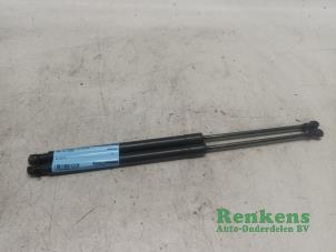 Gasveer, achterklep Audi A1 Sportback 8x elektrische