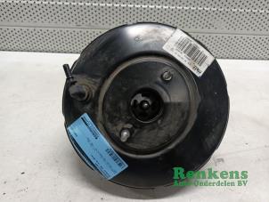 Gebruikte Rembooster Peugeot 208 I (CA/CC/CK/CL) 1.2 Vti 12V PureTech 82 Prijs € 40,00 Margeregeling aangeboden door Renkens Auto-Onderdelen B.V.