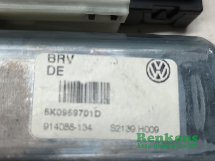 Raammotor Portier van een Volkswagen Golf VI (5K1) 1.6 TDI 16V 2011