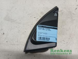 Gebruikte Afdekplaat diversen Volvo XC60 I (DZ) 2.0 D4 16V Prijs € 25,00 Margeregeling aangeboden door Renkens Auto-Onderdelen B.V.