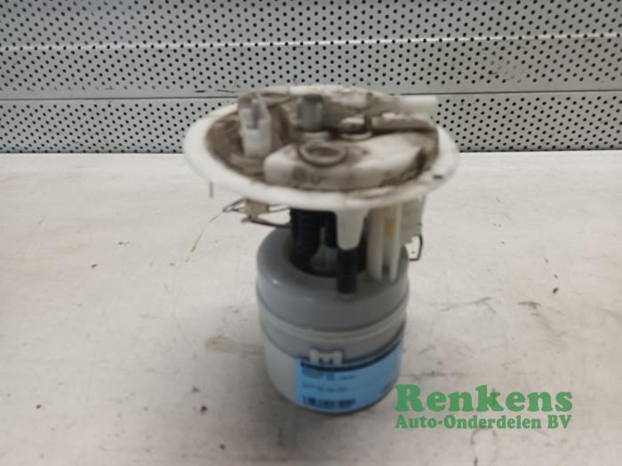 Gebruikte Benzinepomp Peugeot 308 SW (4E/H) 1.6 16V THP Autom. Prijs € 50,00 Margeregeling aangeboden door Renkens Auto-Onderdelen B.V.