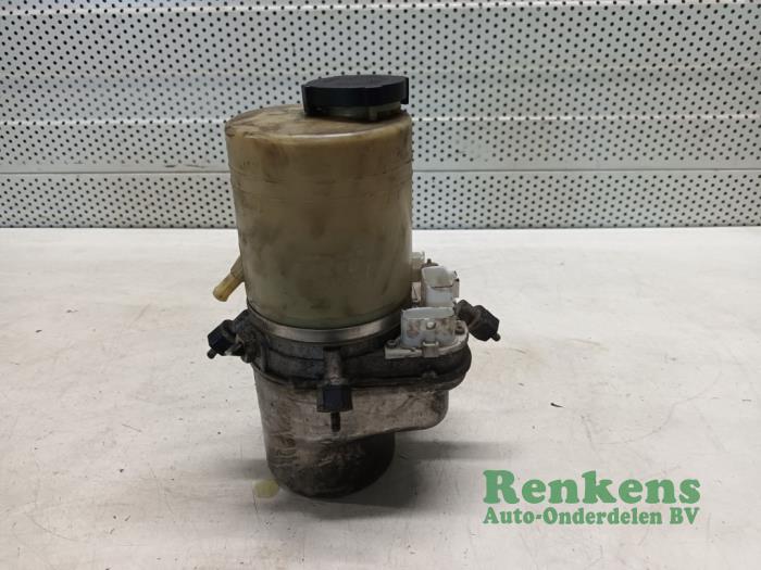 Gebruikte Servopomp Opel Vectra C 2.2 16V Prijs € 75,00 Margeregeling aangeboden door Renkens Auto-Onderdelen B.V.