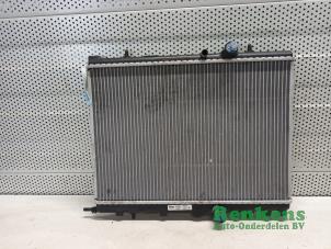 Gebruikte Radiateur Peugeot 307 (3A/C/D) 1.6 16V Prijs € 40,00 Margeregeling aangeboden door Renkens Auto-Onderdelen B.V.