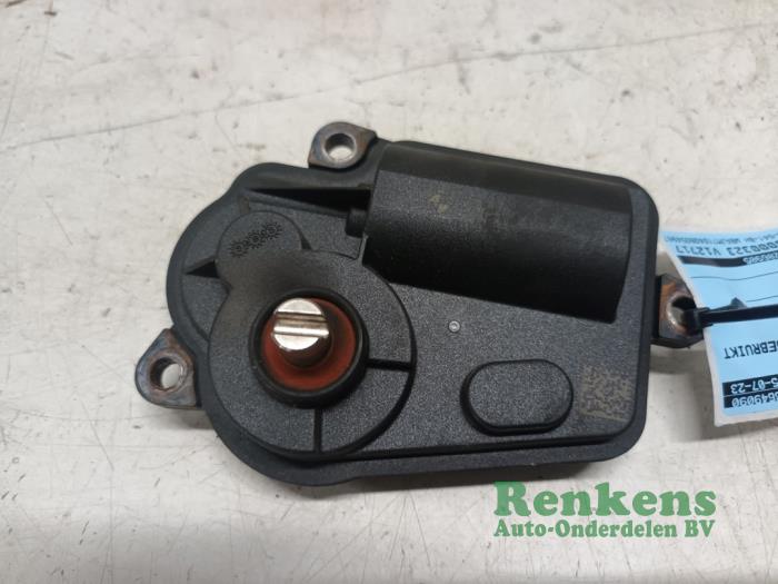Gebruikte Diversen BMW 5 serie Touring (G31) 523d 2.0 TwinPower Turbo 16V Prijs € 30,00 Margeregeling aangeboden door Renkens Auto-Onderdelen B.V.