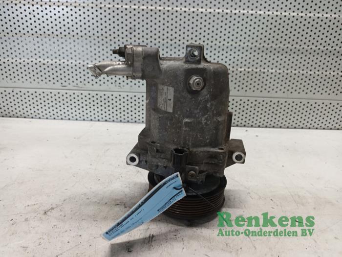 Gebruikte Aircopomp Nissan Micra C+C (K12) 1.6 16V Prijs € 75,00 Margeregeling aangeboden door Renkens Auto-Onderdelen B.V.