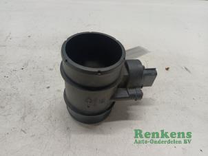 Gebruikte Luchtmassameter Opel Corsa E 1.2 16V Prijs € 25,00 Margeregeling aangeboden door Renkens Auto-Onderdelen B.V.