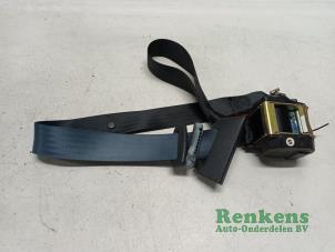 Gebruikte Veiligheidsgordel links-achter Lancia Ypsilon (840) 1.2 LE,LS Prijs € 25,00 Margeregeling aangeboden door Renkens Auto-Onderdelen B.V.
