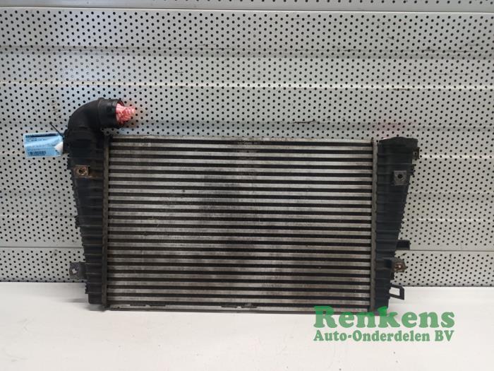 Gebruikte Intercooler Opel Zafira (M75) 2.0 16V Turbo OPC Prijs € 50,00 Margeregeling aangeboden door Renkens Auto-Onderdelen B.V.