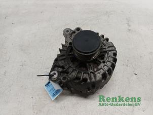 Gebruikte Dynamo Volkswagen Golf VI (5K1) 1.6 TDI 16V Prijs € 35,00 Margeregeling aangeboden door Renkens Auto-Onderdelen B.V.