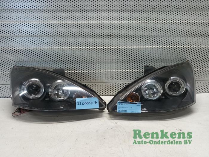 Ford Focus Koplamp Sets links + rechts voorraad