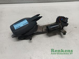 Gebruikte Ruitenwismotor + Mechaniek Mercedes CLK (W208) 2.3 230K Evo 16V Prijs € 35,00 Margeregeling aangeboden door Renkens Auto-Onderdelen B.V.