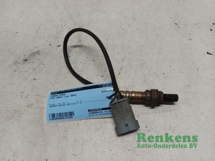 Gebruikte Lambda Sonde Fiat Doblo (223A/119) 1.6 16V Prijs € 20,00 Margeregeling aangeboden door Renkens Auto-Onderdelen B.V.