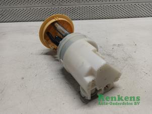 Gebruikte Benzinepomp Mitsubishi Colt (Z2/Z3) 1.3 16V Prijs € 45,00 Margeregeling aangeboden door Renkens Auto-Onderdelen B.V.