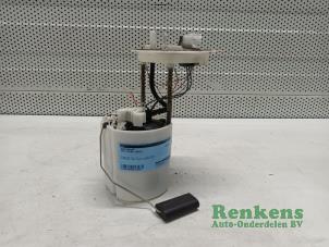 Gebruikte Benzinepomp Opel Astra J (PC6/PD6/PE6/PF6) 1.4 16V ecoFLEX Prijs € 50,00 Margeregeling aangeboden door Renkens Auto-Onderdelen B.V.