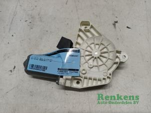 Gebruikte Motor portierruit Mercedes A (W169) 1.5 A-160 Prijs € 20,00 Margeregeling aangeboden door Renkens Auto-Onderdelen B.V.