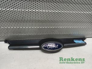 Gebruikte Grille Ford Focus 3 Wagon 1.6 Ti-VCT 16V 105 Prijs € 30,00 Margeregeling aangeboden door Renkens Auto-Onderdelen B.V.
