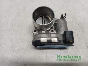 Gebruikte Gasklephuis Ford Focus 3 Wagon 1.6 Ti-VCT 16V 105 Prijs € 35,00 Margeregeling aangeboden door Renkens Auto-Onderdelen B.V.