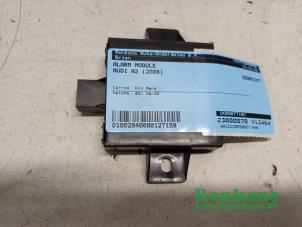 Gebruikte Alarm module Audi A3 Sportback (8PA) 2.0 TDI DPF Prijs € 20,00 Margeregeling aangeboden door Renkens Auto-Onderdelen B.V.