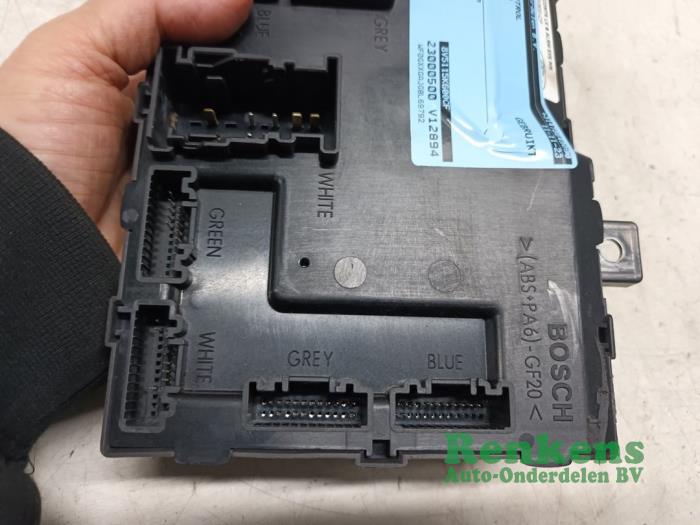 Computer Body Control van een Ford Fiesta 6 (JA8) 1.4 TDCi 2011