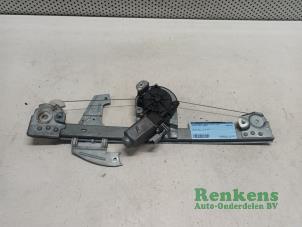 Gebruikte Raammechaniek 2Deurs rechts-voor Toyota Aygo (B10) 1.4 HDI Prijs € 30,00 Margeregeling aangeboden door Renkens Auto-Onderdelen B.V.
