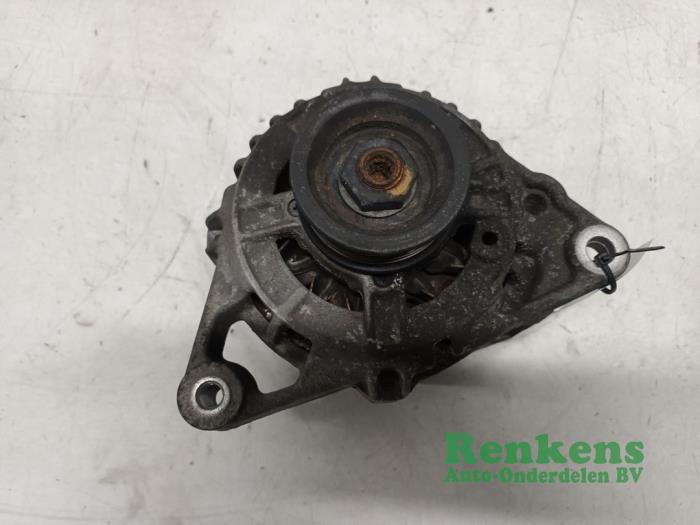 Gebruikte Dynamo Audi A4 (B5) 1.6 Prijs € 35,00 Margeregeling aangeboden door Renkens Auto-Onderdelen B.V.