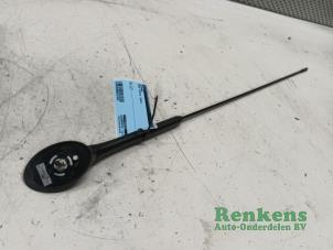 Gebruikte Antenne Ford Fiesta 6 (JA8) 1.0 EcoBoost 12V Sport Prijs € 25,00 Margeregeling aangeboden door Renkens Auto-Onderdelen B.V.
