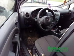 Gebruikte Airbag set + dashboard Seat Leon (1P1) 1.6 Prijs op aanvraag aangeboden door Renkens Auto-Onderdelen B.V.