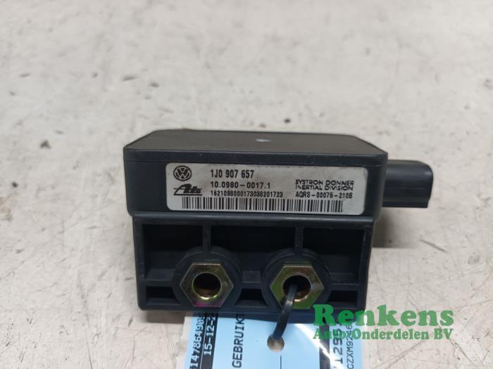 Gebruikte Computer esp Volkswagen New Beetle (9C1/9G1) 2.0 Prijs € 30,00 Margeregeling aangeboden door Renkens Auto-Onderdelen B.V.