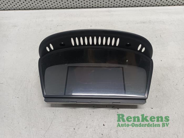 Gebruikte Display Interieur BMW 5 serie (E60) 530i 24V Prijs € 40,00 Margeregeling aangeboden door Renkens Auto-Onderdelen B.V.