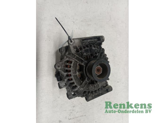 Gebruikte Dynamo Mercedes E (W211) 2.7 E-270 CDI 20V Prijs € 75,00 Margeregeling aangeboden door Renkens Auto-Onderdelen B.V.