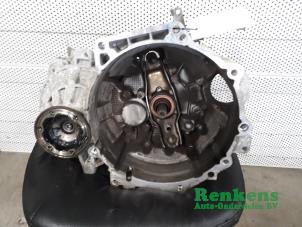 Gebruikte Versnellingsbak Volkswagen Eos (1F7/F8) 2.0 FSI 16V Prijs € 200,00 Margeregeling aangeboden door Renkens Auto-Onderdelen B.V.