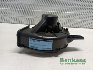 Gebruikte Kachel Ventilatiemotor Volkswagen Polo IV (9N1/2/3) 1.4 16V Prijs € 35,00 Margeregeling aangeboden door Renkens Auto-Onderdelen B.V.