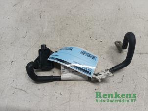 Gebruikte Accu sensor Volkswagen Scirocco (137/13AD) 1.4 TSI 122 16V Prijs € 15,00 Margeregeling aangeboden door Renkens Auto-Onderdelen B.V.