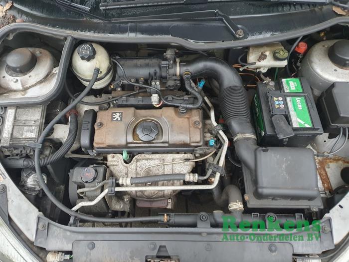 Motor van een Peugeot 206 (2A/C/H/J/S) 1.4 XR,XS,XT,Gentry 2000
