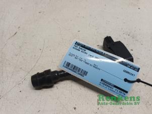 Gebruikte Pen Bobine Nissan Micra (K12) 1.2 16V Prijs € 10,00 Margeregeling aangeboden door Renkens Auto-Onderdelen B.V.