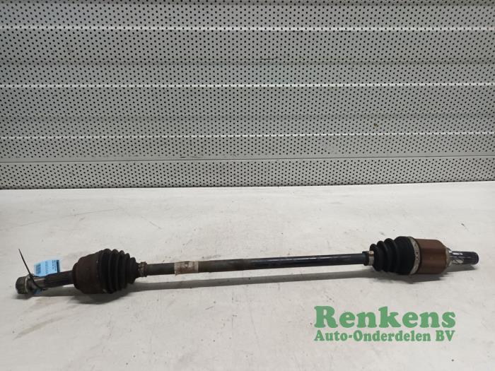 Gebruikte Steekas rechts-voor Nissan Micra (K13) 1.2 12V Prijs € 50,00 Margeregeling aangeboden door Renkens Auto-Onderdelen B.V.