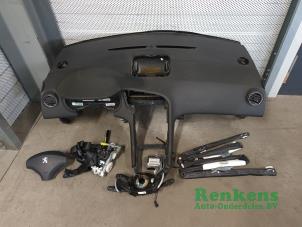 Gebruikte Airbag Set + Module Peugeot 5008 I (0A/0E) 1.6 HDiF 16V Prijs op aanvraag aangeboden door Renkens Auto-Onderdelen B.V.
