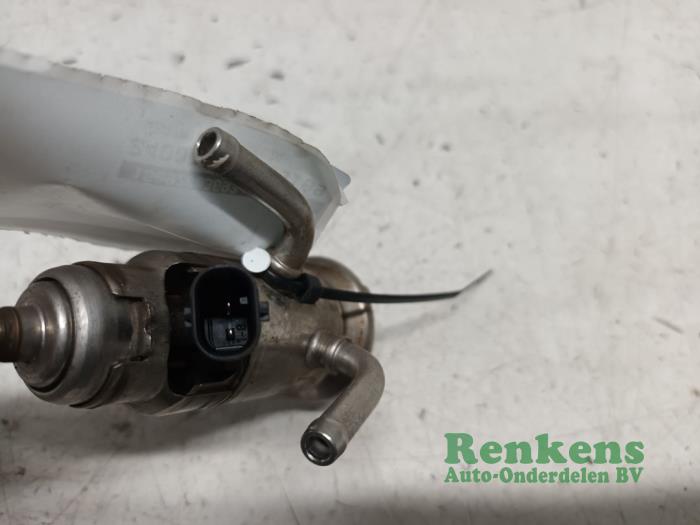 Injector adblue van een BMW 1 serie (F40) 116d 1.5 12V TwinPower 2020