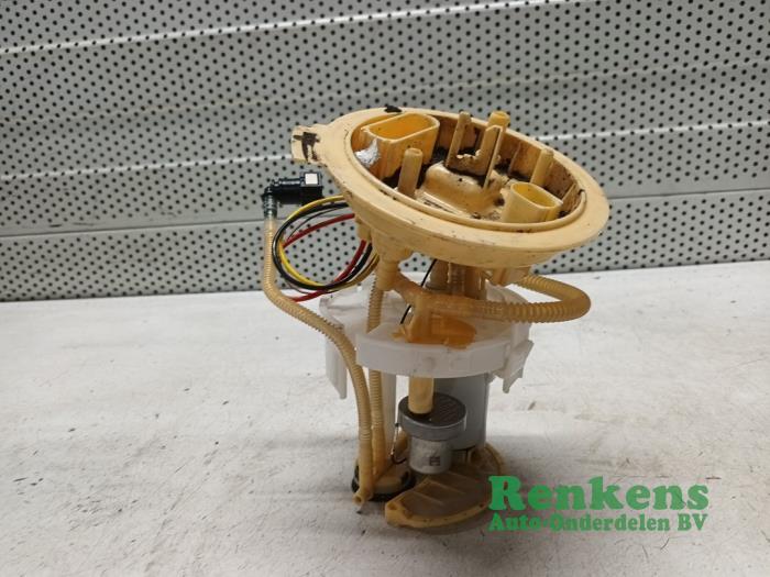 Gebruikte Tank element Pomp Audi A4 Avant (B9) 2.0 TDI Ultra 16V Prijs € 70,00 Margeregeling aangeboden door Renkens Auto-Onderdelen B.V.