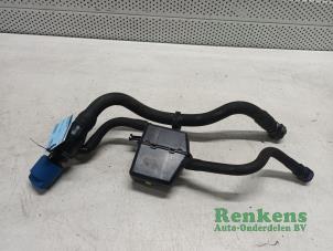 Gebruikte Vulpijp ad-blue tank Audi A4 Avant (B9) 2.0 TDI Ultra 16V Prijs € 60,00 Margeregeling aangeboden door Renkens Auto-Onderdelen B.V.