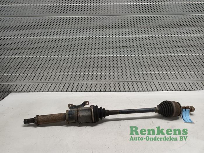 Gebruikte Steekas rechts-voor Mitsubishi Grandis (NA) 2.4 16V MIVEC Prijs € 50,00 Margeregeling aangeboden door Renkens Auto-Onderdelen B.V.