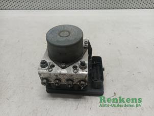 Gebruikte ABS Pomp Volkswagen Up! (121) 1.0 12V 60 Prijs € 60,00 Margeregeling aangeboden door Renkens Auto-Onderdelen B.V.