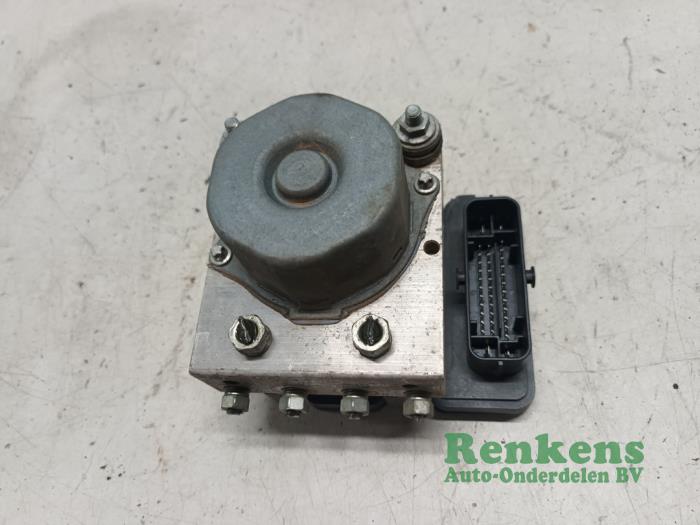 Gebruikte ABS Pomp Peugeot 108 1.2 VTi 12V Prijs € 50,00 Margeregeling aangeboden door Renkens Auto-Onderdelen B.V.